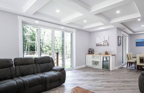 South Bruce Peninsula Cabin | Gorgeous Cliffside Retreat, Mallory Beach