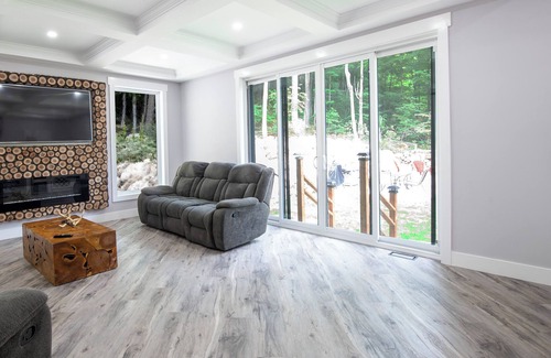 South Bruce Peninsula Cabin | Gorgeous Cliffside Retreat, Mallory Beach