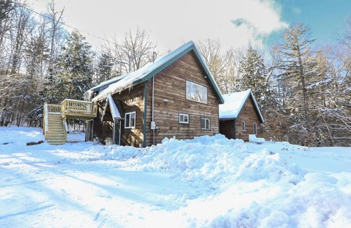 West Bridgton Cabin | Gorgeous Cabin minutes to Moose Pond & Lake Kezar!