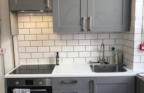 De Beauvoir Apartment | Gorgeous Canalside Loft in Hackney!