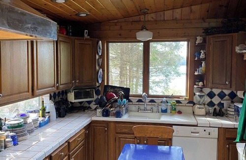 Smallwood Cabin | GORGEOUS CATSKILLS LOG CABIN