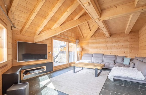 Huez-en-Oisans Ski Chalet | Gorgeous chalet for 10pp, Ext Jacuzzi in Huez