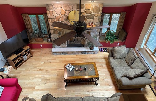 Locust Lake Village Ski Chalet | Gorgeous Chic Mountain home in beautiful Pocono Lake with WiFi, AC, and hot tub