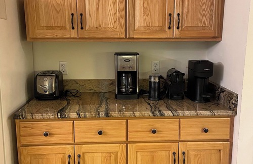 Locust Lake Village Ski Chalet | Gorgeous Chic Mountain home in beautiful Pocono Lake with WiFi, AC, and hot tub