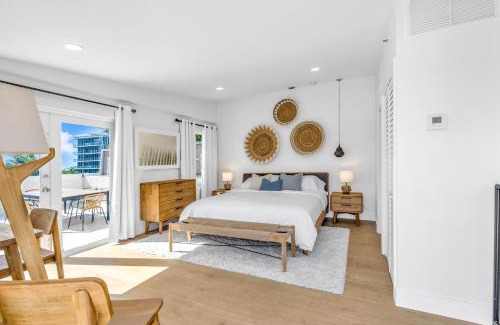 South of Fifth Apartment | Gorgeous coastal PH with Large Private Terrace