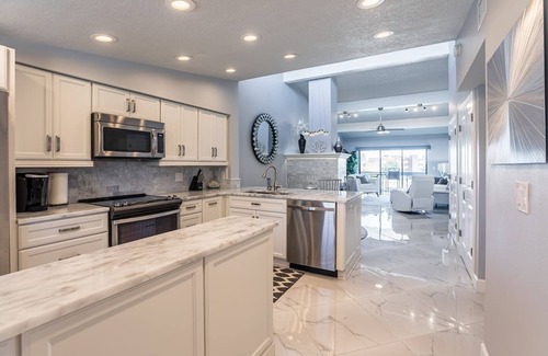Capri Isle House | Gorgeous Condo on Treasure Island, 2 Bedroom