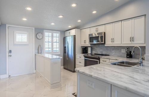 Capri Isle House | Gorgeous Condo on Treasure Island, 2 Bedroom