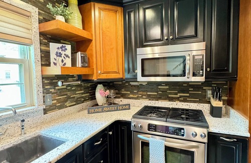 Hoover House | Gorgeous & Conveniently Located Townhome - Hoover/Vestavia - UAB - Met