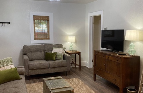 Sturgis House | Gorgeous Cottage on Main Street Sturgis