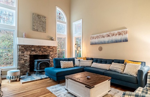 Barnardsville House | Gorgeous Country Chateau w/mountain views - 20 min to Asheville.