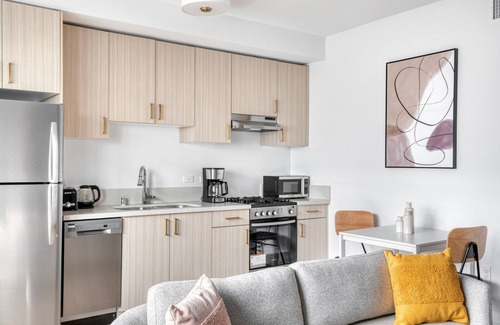 Palms Apartment | Gorgeous Culver City 1BR w/Roof Lounge & Gym, nr 405, by Blueground
