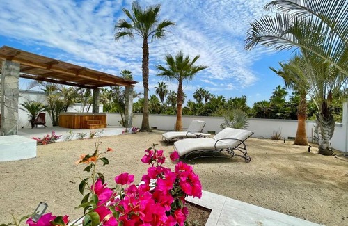 Todos Santos House | Gorgeous Downtown 4BR House with Jacuzzi & Firepit