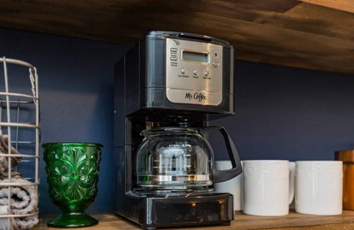 Buena Vista Apartment | Gorgeous Downtown Nashville Guest Loft with Vintage Vibes!