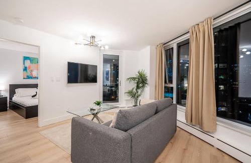 Crosstown Apartment | Gorgeous Downtown Unit with City Views