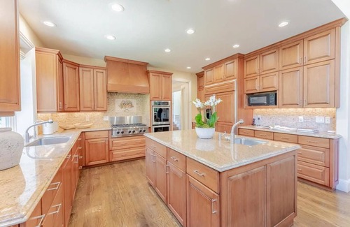 Redwood City House | Gorgeous Estate Private Retreat 5 Acres Paradise