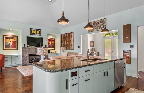 Marion House | Gorgeous Fall and Winter Mountain & Lake Views/Firepit/Boat Slip Access