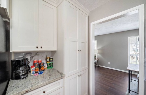Greater Fondren Southwest House | GORGEOUS FAMILY HOME - MINS TO DOWNTOWN HOUSTON