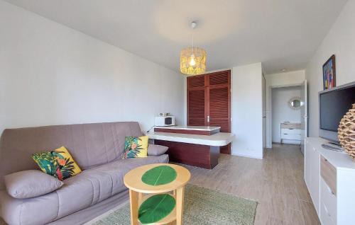 Saint-Georges-de-Didonne Apartment | Gorgeous Apartment In Saint-Georges-De-Didon