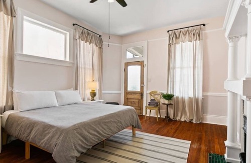 Faubourg Livaudais Apartment | Gorgeous Garden District Apt Steps to St Charles