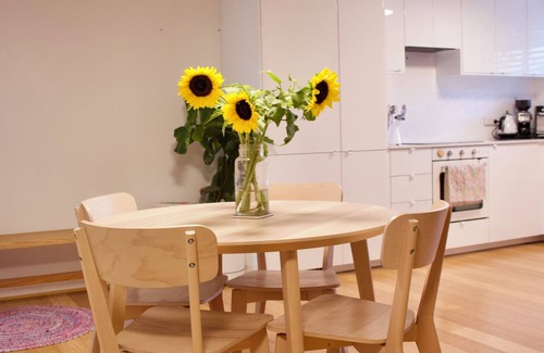 Nedlands Apartment | Gorgeous Garden Ground Floor Gem in Nedlands - close to Claremont. Pet Friendly!