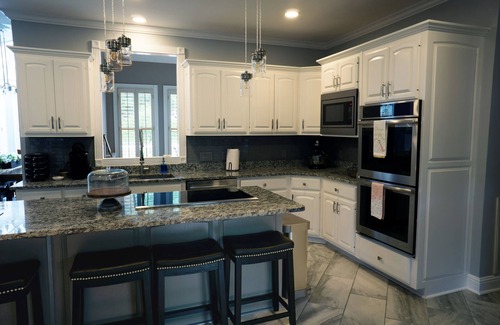 Hendersonville House | Gorgeous gated home - perfect for family gathering, retreats, weddings & events