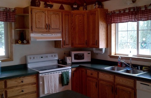 Mountain House | Gorgeous getaway in the Northwoods, 3 miles from snowmobile /ATV trails