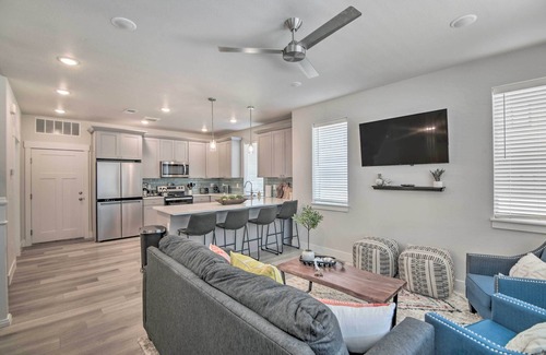 Greeley House | Gorgeous Greeley Getaway - Close to Parks!