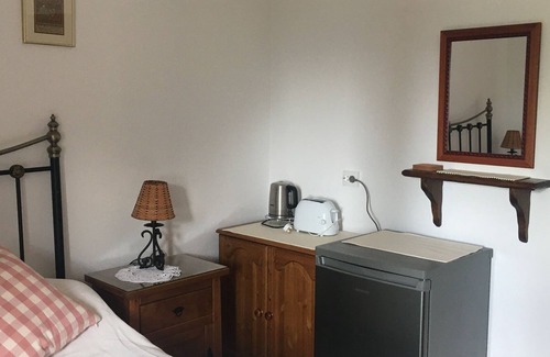 Montecorto House | Gorgeous guest suite on a working vineyard with spectacular views