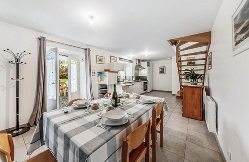 Saint-Meloir-des-Ondes House | Gorgeous Home In Saint-Méloir-Des-Ondes