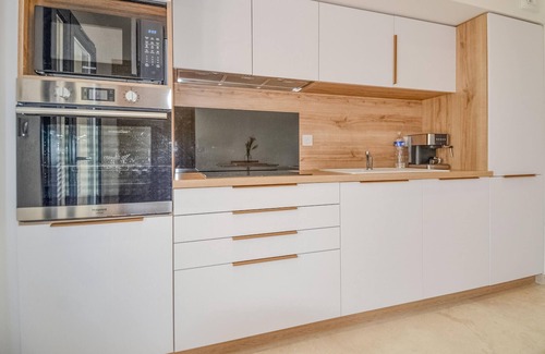 Saint-Martin-de-Crau House | Gorgeous home in Saint-Martin-de-Crau