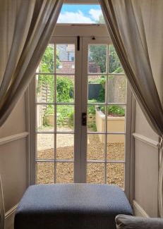 Clifton Apartment | Gorgeous Hideaway in Classy Clifton