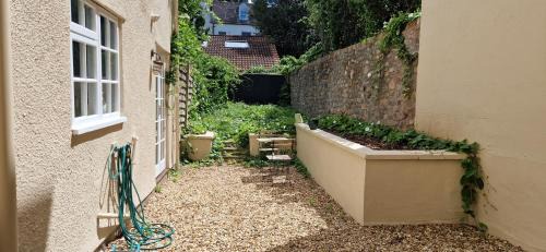 Clifton Apartment | Gorgeous Hideaway in Classy Clifton