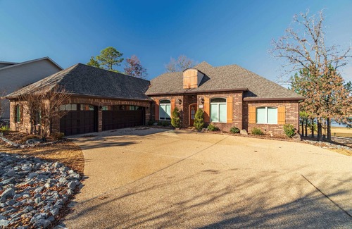 Hot Springs Village House | Gorgeous Home on Lake Maria