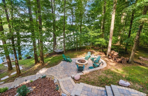 Logan Cabin | Gorgeous Hocking Hills Lake Front Cabin Right On Lake Logan - Near All The Sites