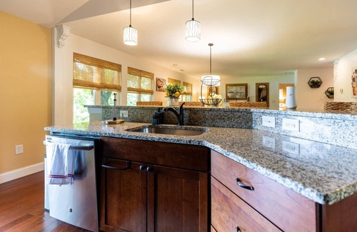 Duluth House | Gorgeous Home 3 BR Home | Corporate Groups | Traveling Nurses | 29 Day Minimum Stay