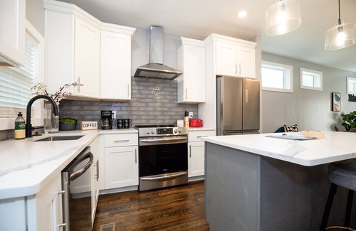 Maxwell House | Gorgeous Home - 6min to DT - 4BR