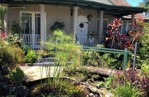 Newmarket House | Gorgeous home close to city bus, parks and one block from shops and restaurants