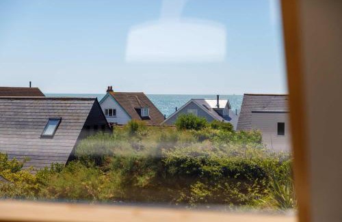 East Wittering House | Gorgeous home for 12 - Walk to Beach - Sea View