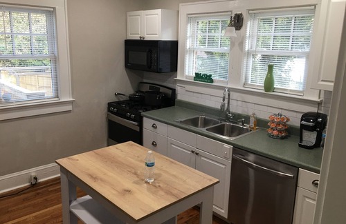 Jefferson Park House | Gorgeous home in an incredible neighborhood close to everything!