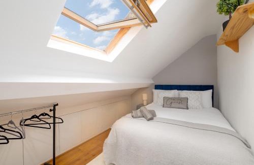 Lincoln House | Gorgeous Home in Heart of Historic Lincoln