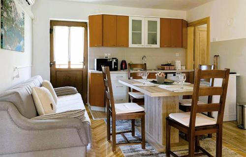 Perusic House | Gorgeous Home In Perusic