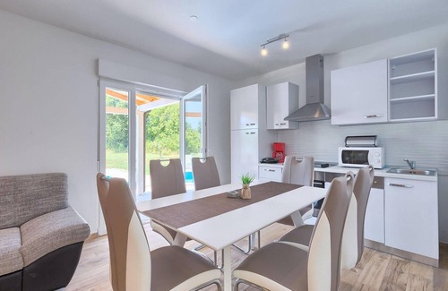Valtura House | Gorgeous home in Pula