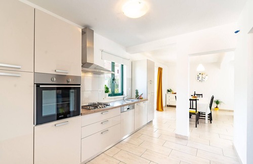 Kneza House | Gorgeous home in Pupnat