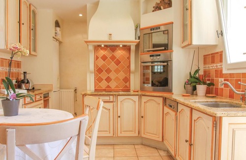 Saint-Didier House | Gorgeous home in Saint Didier