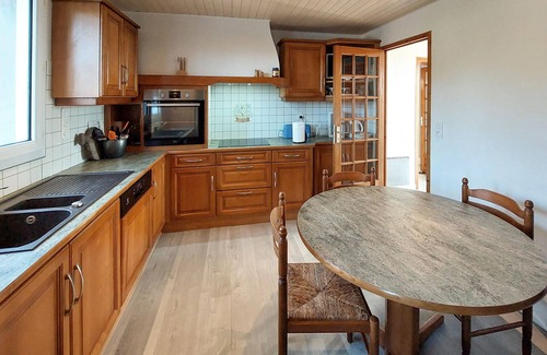 Saint-Pabu House | Gorgeous home in Saint Pabu with WiFi
