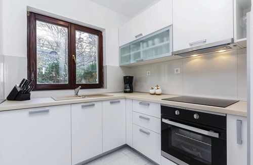 Novi Vinodolski House | Gorgeous home in Smokvica with WiFi