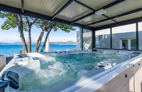 Janjina House | Gorgeous home in Sreser with sauna