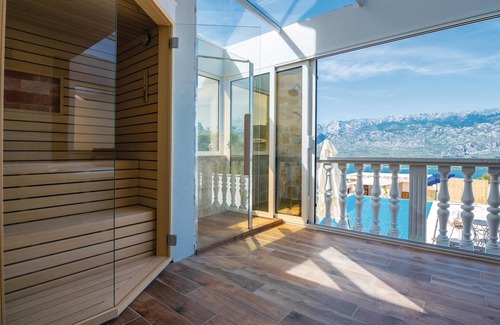 Vinjerac House | Gorgeous home in Vinjerac with sauna