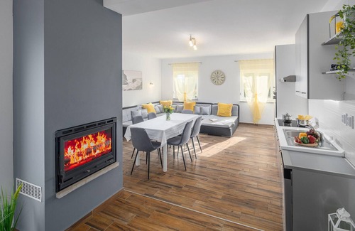 Vodnjan House | Gorgeous home in Vodnjan with WiFi