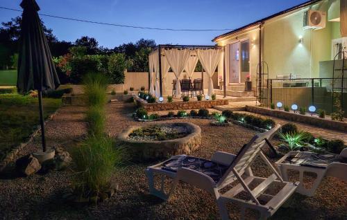 Linardici Apartment | Gorgeous Home In Zgaljici